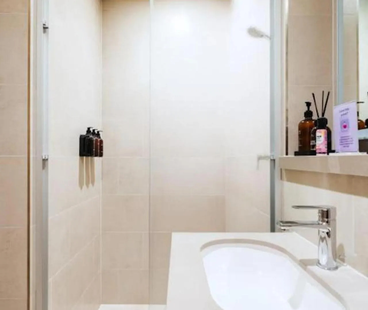 Cosy Premium Apt With Pool And Gym Dubai Apartment