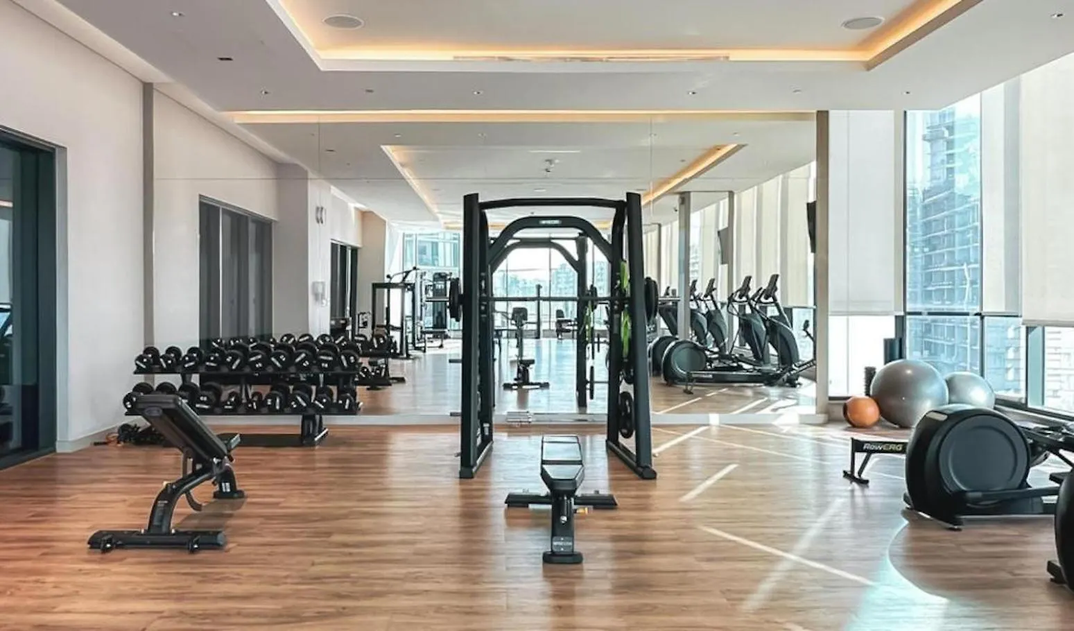 Cosy Premium Apt With Pool And Gym Dubai